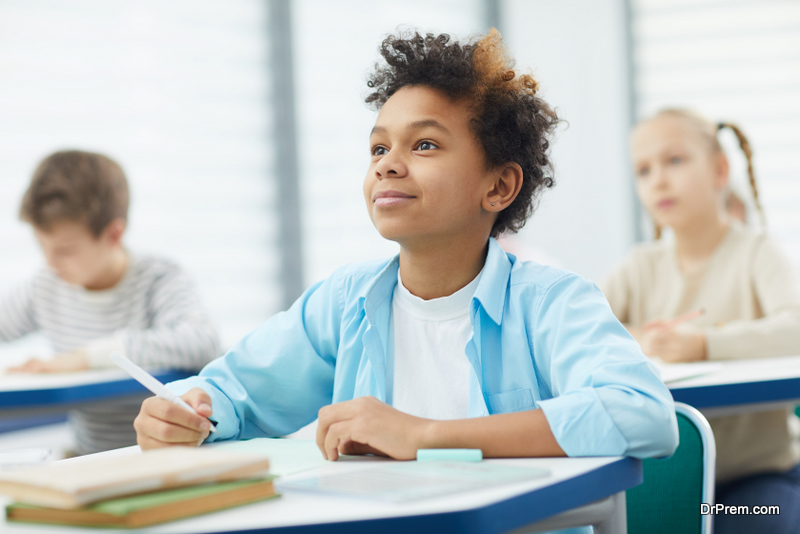 attentive-boy-in-the-classroom